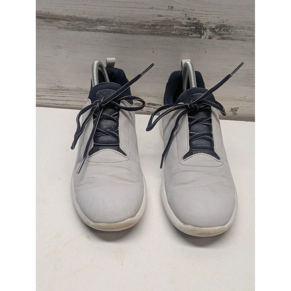 FootJoy Golf Shoes Mens 7.5M White Navy Spikeless Leather 92928 FJ Logo